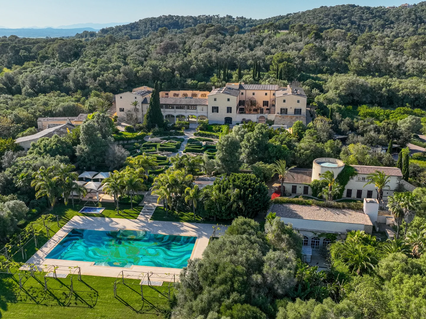 Es Fangar Estate